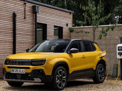 Jeep® announces Jeep EV grant, worth £3,750 on Avenger Electric