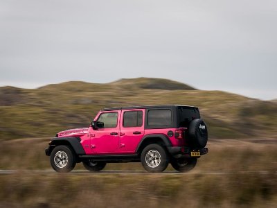 Jeep® Wrangler named The Sun Road trip Car of the Year at 2025 News UK Motor Awards