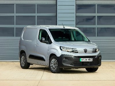 PEUGEOT SEES YEAR-ON-YEAR GROWTH IN RETAIL SALES AND MARKET SHARE