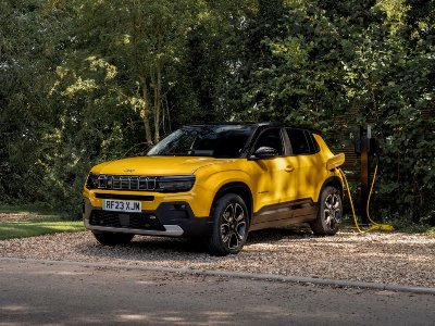 Jeep® Avenger Full-Electric eligible for UK Government Electric Car Grant