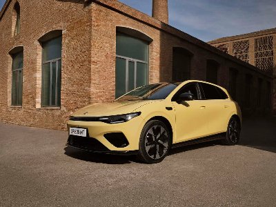 LEAPMOTOR REVEALS £28,995 RETAIL PRICE FOR DYNAMIC NEW B05 HATCHBACK
