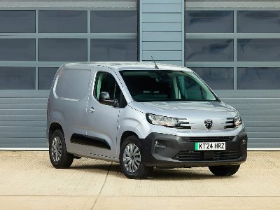 PEUGEOT CELEBRATES 30 YEARS OF THE PEUGEOT PARTNER AND 10 YEARS OF THE PEUGEOT TRAVELLER