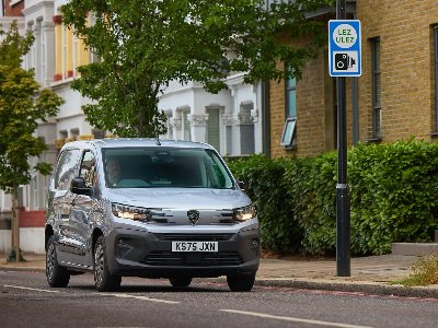 CLEAN AIR ZONE CHARGES COST UK VAN DRIVERS ALMOST £800 PER YEAR, PEUGEOT RESEARCH REVEALS