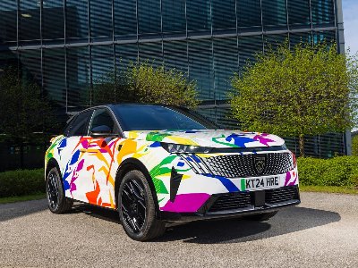 PEUGEOT IS ROARING WITH PRIDE AS IT REVEALS INCLUSIVE LIVERY FOR E-3008 AND E-5008