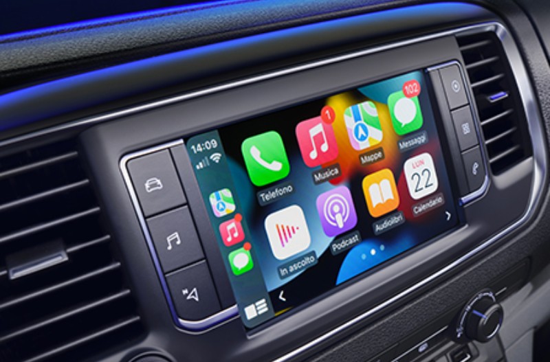 Apple CarPlay https://www.researchgarage.co.uk/assets/media/fiatscudo_01_03.jpg