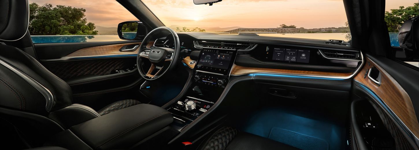 jeepgrandcherokeeinterior_01