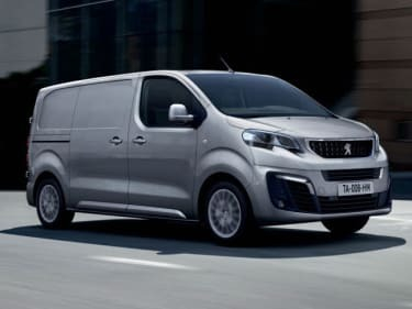 Peugeot Expert wins medium van of the year (What Van Awards 2018)